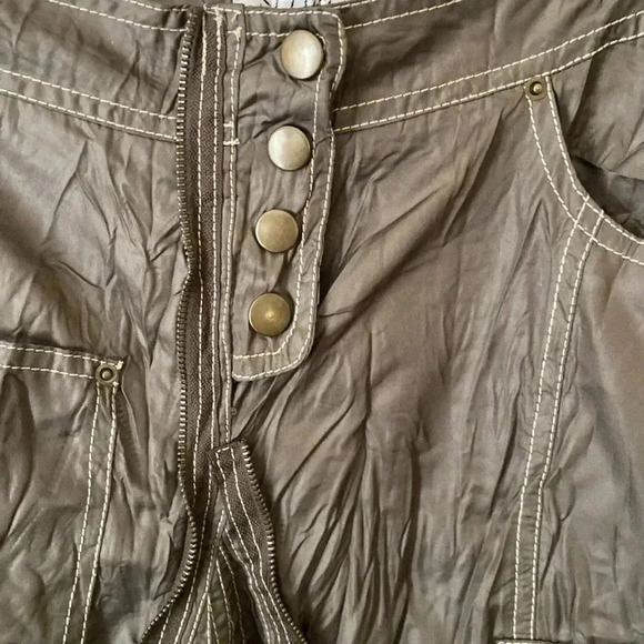 STYLE Women’s Skirt Size Small - Metallic Gray Color - Picture 2 of 10